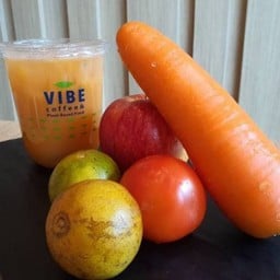 Mixed Fruit Juice 6types(Passion fruit,Orange,Red apple ,Green apple,Tomato and Carrots )