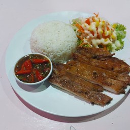 ข้าวกะเพราหมูย่าง