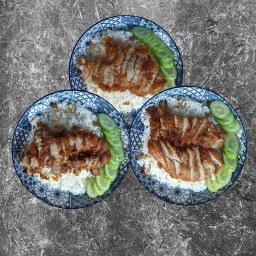 สถานีข้าวหมูทอด