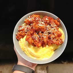 ข้าวไข่ข้นไก่กรอบซอสเผ็ดเกาหลี