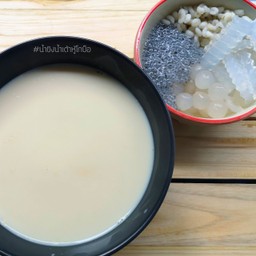 น้ำเต้าหู้ใส่เครื่อง