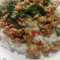 หมูสับผัดโหระพา