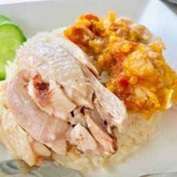 บุญวาสนาข้าวมันไก่ริมคลองถนนประชาอุทิศ byตือ