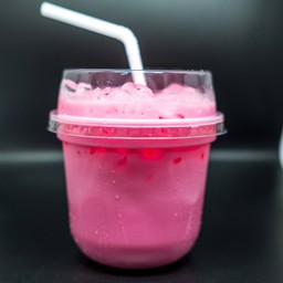 นมชมพูเย็น