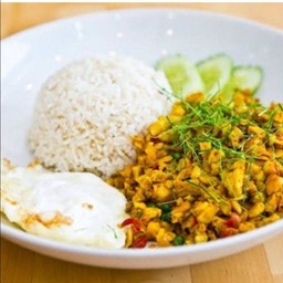 [อร่อยซ่ากับโค้ก] ข้าวคั่วกลิ้งหมู+ไข่ดาว +  โค้ก ออริจินัล (กระป๋อง)