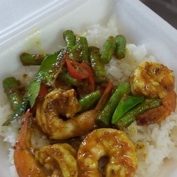ข้าวพริกแกงใต้กุ้ง