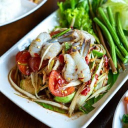 จะแดกก็แดก ส้มตำไก่ย่าง