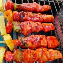 ลุยสวน&สลัดโรล บาร์บีคิว&ลูกชิ้นปิ้ง