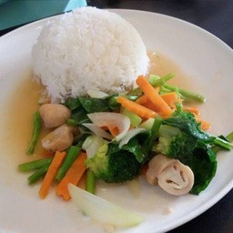 ข้าวราดผัดผักรวม