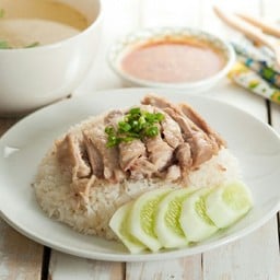 NP ข้าวมันไก่ + หมูทอด