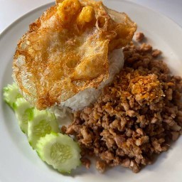 ป้าแตน อาหารตามสั่ง เสรีไทย 68 แยก 1