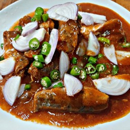 ปลากระป๋องคั่วน้ำมัน