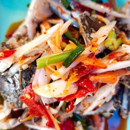 ยำปูม้าดิบ