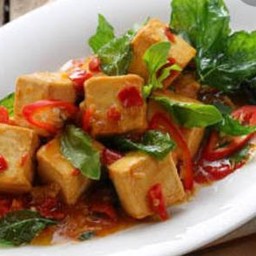 กะเพรากรอบเต้าหู้หมูสับ
