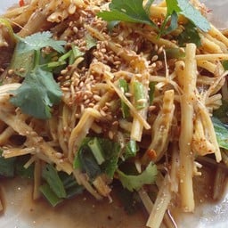 ร้านลาบทนายสน (ทางร้านไม่มีถ้วยและจานให้นะคะ)