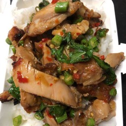 ข้าวกะเพราไก่ย่าง