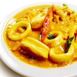 ปลาหมึกผัดไข่เค็ม