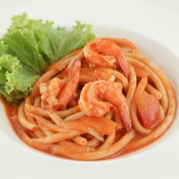 มักกะโรนีผัดซอสมะเขือเทศ.