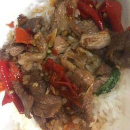 ข้าวกระเพราเนื้อ