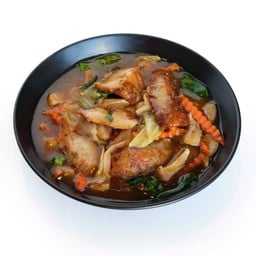 เส้นใหญ่ราดหน้าคอหมูย่าง