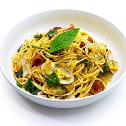 สปาเก็ตตี้หอยลายปลาเค็มเบค่อน