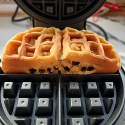 วาฟเฟิลไส้แตก