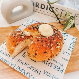 ขนมปังกระเทียม ครีมชีส