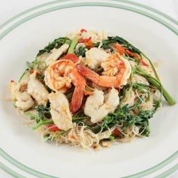 เส้นหมี่ผัดผักกระเฉด.