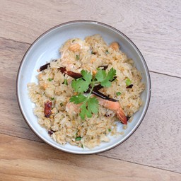ข้าวเหนียวผัดมันกุ้งพริกแห้ง