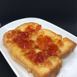 ขนมปัง แยมสตรอเบอรี่