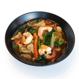 เส้นใหญ่ราดหน้ากุ้ง