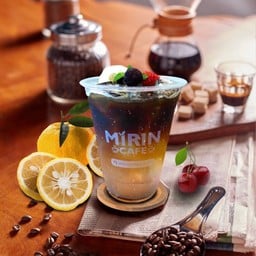 แซสซี่ เกิร์ล