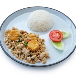ข้าวไก่คั่วพริก+เต้าหู้