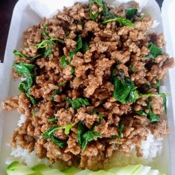 เพราหมูสับไม่ใส่พริกของเด็ก