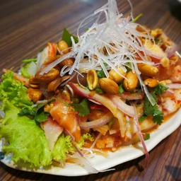 แซลมอนยำไทย