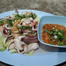 ปลาหมึกลวกจิ้ม