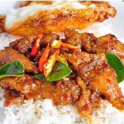 ข้าวพริกแกงไก่-ไข่ดาว