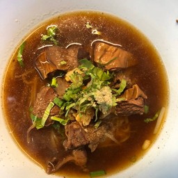 ก๋วยเตี๋ยวหมูตุ๋น