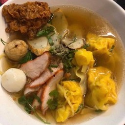 บะหมี่เกี้ยวน้ำ