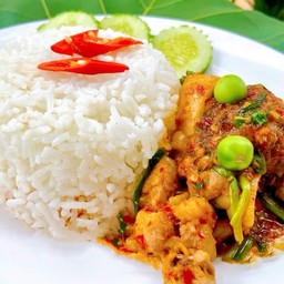 ไก่ผัดยกเครื่อง ราดข้าว