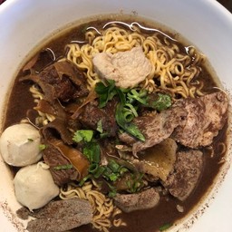 ก๋วยเตี๋ยวหมูน้ำตก