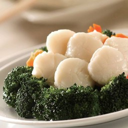 หอยเชลล์ผัดบล็อคโคลี่