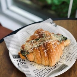 Spinach with Cheese Croissant