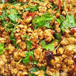 พริกแกงหมูสับราดข้าว