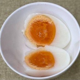 ไข่ยางมะตูม