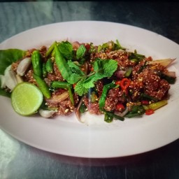 ก้อยเนื้อดิบมะนาว