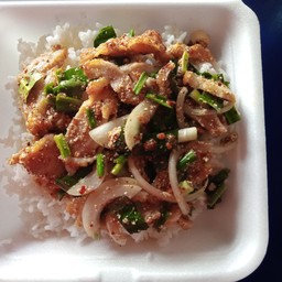 ข้าวยำไก่แซ่บ