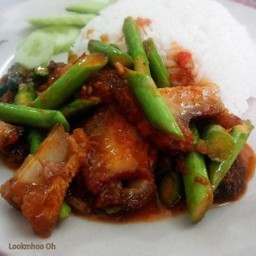 เครื่องแกงหมูกรอบ