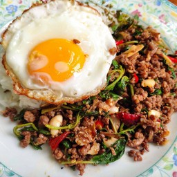 กระเพราเนื้อโคขุนสับ