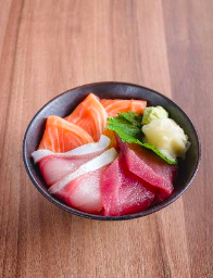Sanshoku Don  ข้าวหน้าปลาดิบ 3 สี